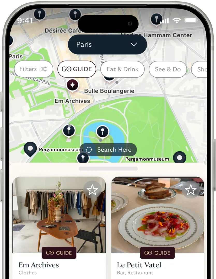 AmiGo map screen with curated places in Paris